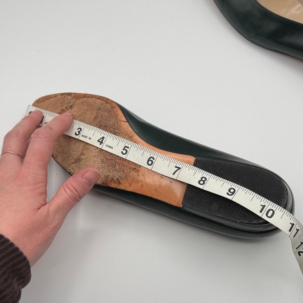 Salvatore Ferragamo Flats - Women's ?? Bottom of shoe is 10.5 inches - Picture 5 of 5